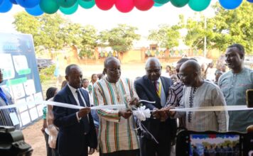 Entreprises médicales et paramédicales: une foire présente les dernières innovations