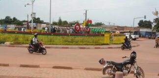 Reverdissement de la ville de Ouagadougou: le ministre Baro satisfait de la qualité des ronds-points aménagés