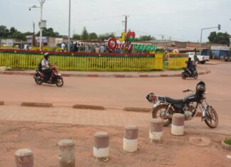 Reverdissement de la ville de Ouagadougou: le ministre Baro satisfait de la qualité des ronds-points aménagés