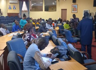 Commande publique: des journalistes sensibilisés aux innovations de la loi 005