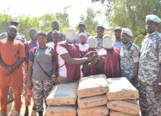 Faso Mêbo: les pensionnaires  de la prison de haute sécurité donnent une tonne de ciment