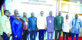 13e Commission mixte de coopération BurkinaFaso-République du Ghana: le chef de la diplomatie burkinabè échange avec des membres de la délégation ghanéenne