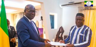 Coopération Burkina-Gabon: L’ambassadeur Issa Boro présente les copies figurées de ses lettres de créance