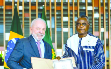 Coopération Burkina Faso-Brésil : l’ambassadeur Edgard Sié Sou présente ses lettres de créance au Président Lula Da Silva