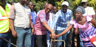 Eau et assainissement: le ministre Roger Baro salue les avancées de la « bataille de l’eau »