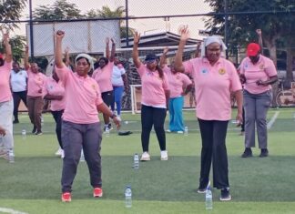 Octobre Rose: Sage-femmes et gynécologue unis pour la santé de la femme