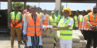 Initiative Faso Mêbo Les premiers responsables du Nakambé répondent avec 5 tonnes de ciment et 27 tonnes de sable