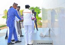 𝐂𝐚𝐦𝐩 𝐝𝐞 𝐓𝐡𝐢𝐚𝐫𝐨𝐲𝐞: 𝐥𝐞 𝐏𝐫𝐞𝐦𝐢𝐞𝐫 𝐦𝐢𝐧𝐢𝐬𝐭𝐫𝐞 𝐫𝐞𝐧𝐝 𝐡𝐨𝐦𝐦𝐚𝐠𝐞 𝐚𝐮𝐱 𝐭𝐢𝐫𝐚𝐢𝐥𝐥𝐞𝐮𝐫𝐬 𝐚𝐟𝐫𝐢𝐜𝐚𝐢𝐧𝐬