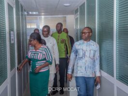 Respect de la ponctualité et de la présence au poste: le ministre Pingdwendé Gilbert Ouédraogo effectue une visite inopinée