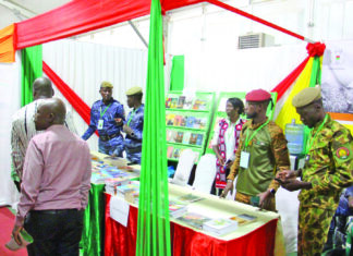 Les Forces armées nationales exposent leurs œuvres