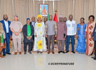 𝐃𝐢𝐚𝐬𝐩𝐨𝐫𝐚 𝐚𝐟𝐫𝐢𝐜𝐚𝐢𝐧𝐞 : 𝐥𝐞 𝐏𝐫𝐞𝐦𝐢𝐞𝐫 𝐦𝐢𝐧𝐢𝐬𝐭𝐫𝐞 𝐞́𝐜𝐡𝐚𝐧𝐠𝐞 𝐚𝐯𝐞𝐜 𝐮𝐧𝐞 𝐝𝐞́𝐥𝐞́𝐠𝐚𝐭𝐢𝐨𝐧 𝐝’𝐀𝐟𝐫𝐨𝐝𝐞𝐬𝐜𝐞𝐧𝐝𝐚𝐧𝐭𝐬