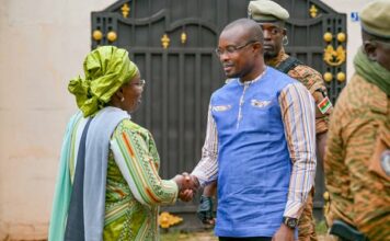 𝐋𝐞 𝐏𝐫𝐞𝐦𝐢𝐞𝐫 𝐦𝐢𝐧𝐢𝐬𝐭𝐫𝐞 𝐝𝐚𝐧𝐬 𝐥𝐚 𝐫𝐞́𝐠𝐢𝐨𝐧 𝐝𝐮 𝐆𝐮𝐢𝐫𝐢𝐤𝐨 : Le Premier ministre, Rimtalba Jean Emmanuel Ouédraogo, est arrivé à Bobo-Dioulasso, dans la soirée du 7 novembre 2025, pour un séjour de travail