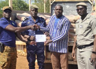 Dédougou : les Forces armées nationales offrent dix tonnes de ciment à Faso Mêbo