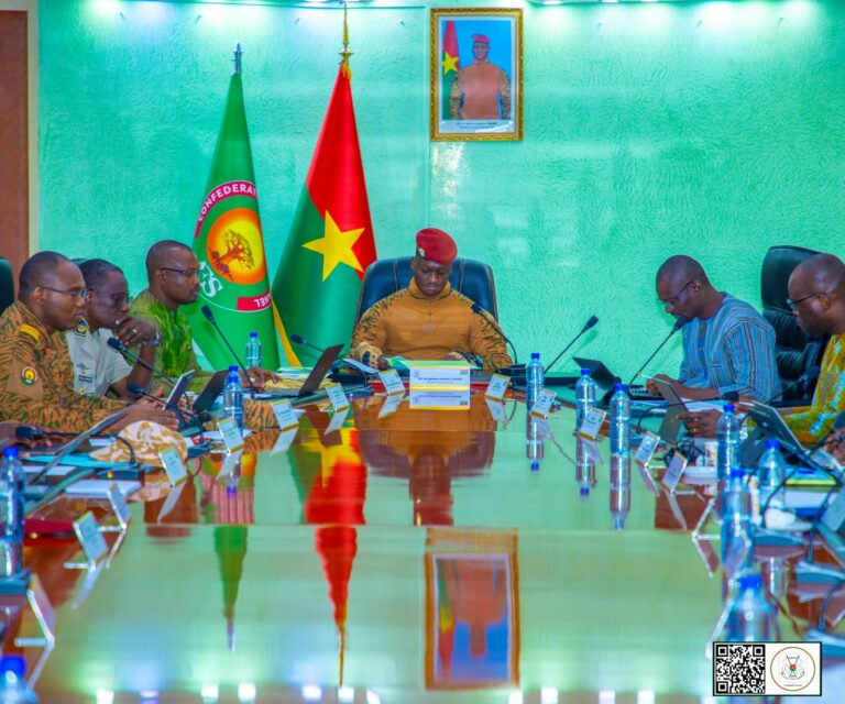 Burkina Faso : le gouvernement nationalise de la SN-CITEC, regroupe le CSC et la CIL, fusionne les fonds nationaux en quatre grands fonds