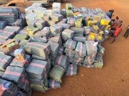 Trafic illicite de médicaments : 𝟐 𝟐𝟗𝟒 𝐜𝐚𝐫𝐭𝐨𝐧𝐬 𝐝𝐞 𝐦𝐞́𝐝𝐢𝐜𝐚𝐦𝐞𝐧𝐭𝐬 𝐢𝐥𝐥𝐢𝐜𝐢𝐭𝐞𝐬 saisis par la Brigade Mobile des Douanes de Ouagadougou