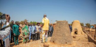 Région des Koulsé: le Ministre de la Culture visite le musée des hauts fourneaux africains