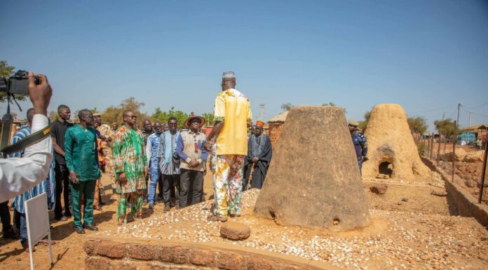 Région des Koulsé: le Ministre de la Culture visite le musée des hauts fourneaux africains