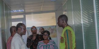 Présence au poste : le Ministre Pingdwendé Gilbert OUEDRAOGO effectue une visite inopinée pour renforcer le respect de la ponctualité et de la présence au poste