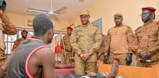 𝟔𝟓ᵉ 𝐚𝐧𝐧𝐢𝐯𝐞𝐫𝐬𝐚𝐢𝐫𝐞 𝐝𝐞𝐬 𝐅𝐨𝐫𝐜𝐞𝐬 𝐚𝐫𝐦𝐞́𝐞𝐬 𝐧𝐚𝐭𝐢𝐨𝐧𝐚𝐥𝐞𝐬 : 𝐥𝐚 𝐍𝐚𝐭𝐢𝐨𝐧 𝐚𝐮𝐱 𝐜𝐨̂𝐭𝐞́𝐬 𝐝𝐞 𝐬𝐞𝐬 𝐡𝐞́𝐫𝐨𝐬 𝐛𝐥𝐞𝐬𝐬𝐞́𝐬