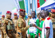 36e ÉDITION DU TOUR CYCLISTE INTERNATIONAL DU FASO : Le Président du Faso assiste à l’arrivée finale