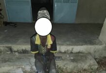 Acculés, les terroristes enrôlent des adolescents: Au cours de leurs offensives menées en novembre, les Forces combattantes ont intercepté plusieurs enfants âgés d’à peine douze ans, enrôlés de force par des terroristes. Cette situation témoigne de l’affaiblissement croissant des Forces du mal, désormais en perte de capacité et contraintes de recourir à des mineurs.