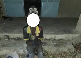 Acculés, les terroristes enrôlent des adolescents: Au cours de leurs offensives menées en novembre, les Forces combattantes ont intercepté plusieurs enfants âgés d’à peine douze ans, enrôlés de force par des terroristes. Cette situation témoigne de l’affaiblissement croissant des Forces du mal, désormais en perte de capacité et contraintes de recourir à des mineurs.