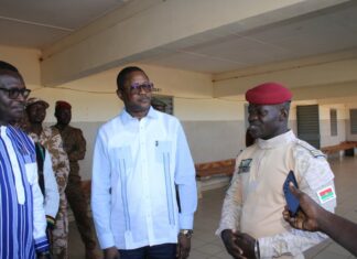 12e Régiment d’infanterie commando de Ouahigouya: une délégation gouvernementale réconforte les blessés de guerre