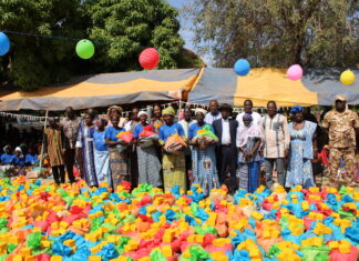 Journées de convivialité des personnes âgées : 750 personnes reçoivent des kits pour les fêtes de fin d’année