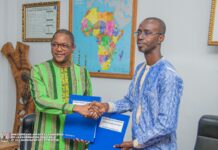 Radio « Daandé Liptako » : le CSC et le ministère des Affaires étrangères signent une convention pour l’octroi de la fréquence 94.0 FM à la Radio du Sahel
