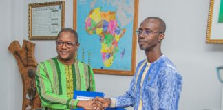 Radio « Daandé Liptako » : le CSC et le ministère des Affaires étrangères signent une convention pour l’octroi de la fréquence 94.0 FM à la Radio du Sahel