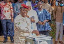 Montée des couleurs à l’hôtel administratif : une mobilisation du personnel en soutien à la campagne Dèmè SIRA