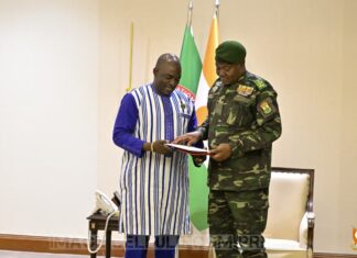 Confédération des États du Sahel : des envoyés spéciaux du Président Ibrahim TRAORÉ reçus par le Président TIANI