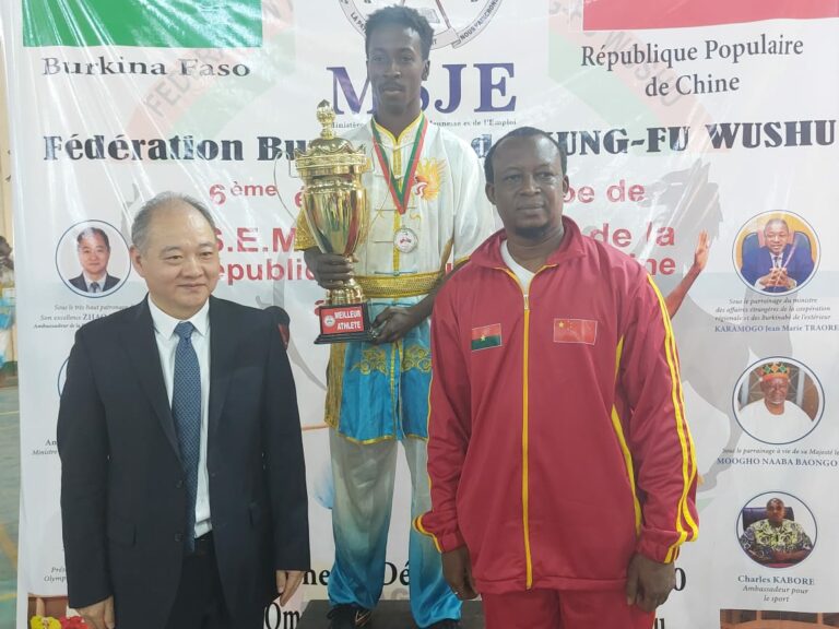 6ᵉ Coupe de l’Ambassadeur de la Chine en Kung-fu Wushu :Oumarou Ganga sacré meilleur athlète