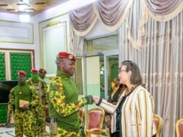 Audience du Présidence du Faso : L’Ambassadeur du Brésil, Ellen BARROS en fin de mission, reçue par le Chef de l’État