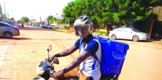 Digitalisation du commerce des repas: une opportunité de job pour des étudiants