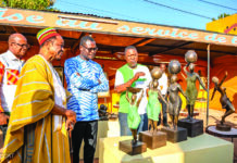 Espace culturel Barso: le ministre Pingdwendé Gilbert Ouédraogo découvre l’exposition “Resilience 2”