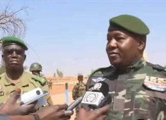 Attaque sur l’aéroport de Niamey : le Président Tiani pointe du doigt les Présidents Macron, Ouattara et Talon et promet une réponse