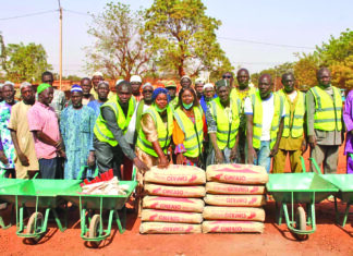 Initiative présidentielle Faso Mêbo: 14,5 tonnes de ciment et du matériel remis à Ouahigouya