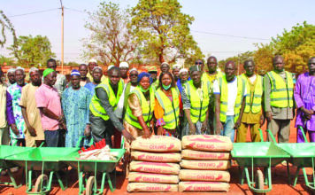 Initiative présidentielle Faso Mêbo: 14,5 tonnes de ciment et du matériel remis à Ouahigouya