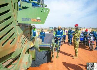 Bitumage de la route Kaya-Barsalogho : La promesse du Capitaine Ibrahim TRAORÉ se concrétise