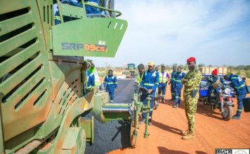 Bitumage de la route Kaya-Barsalogho : La promesse du Capitaine Ibrahim TRAORÉ se concrétise