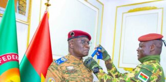 Forces Armées nationales : Le Général de division Célestin SIMPORÉ reçoit ses attributs des mains du Président du Faso