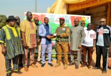 Initiative présidentielle Faso Mêbo: des opérateurs économiques contribuent au bitumage d’une rue à Bobo-Dioulasso