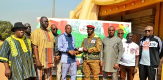 Initiative présidentielle Faso Mêbo: des opérateurs économiques contribuent au bitumage d’une rue à Bobo-Dioulasso