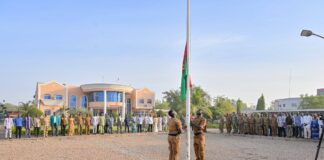 𝐌𝐨𝐧𝐭𝐞́𝐞 𝐝𝐞𝐬 𝐜𝐨𝐮𝐥𝐞𝐮𝐫𝐬 𝐚̀ 𝐥𝐚 𝐏𝐫𝐢𝐦𝐚𝐭𝐮𝐫𝐞 : 𝐥𝐞 𝐏𝐫𝐞𝐦𝐢𝐞𝐫 𝐦𝐢𝐧𝐢𝐬𝐭𝐫𝐞 𝐫𝐞́𝐚𝐟𝐟𝐢𝐫𝐦𝐞 𝐬𝐨𝐧 𝐞𝐧𝐠𝐚𝐠𝐞𝐦𝐞𝐧𝐭 𝐚̀ 𝐬𝐞𝐫𝐯𝐢𝐫 𝐥𝐚 𝐍𝐚𝐭𝐢𝐨𝐧