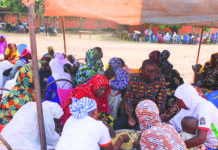 Campagne « Dèmè Sira » : Autorités et personnes vulnérables partagent un repas communautaire