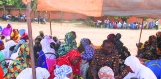 Campagne « Dèmè Sira » : Autorités et personnes vulnérables partagent un repas communautaire