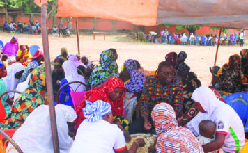 Campagne « Dèmè Sira » : Autorités et personnes vulnérables partagent un repas communautaire
