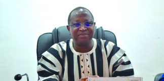 Université Thomas-Sankara: le ministre Adjima Thiombiano échange avec le personnel et les étudiants