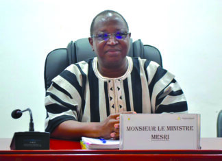 Université Thomas-Sankara: le ministre Adjima Thiombiano échange avec le personnel et les étudiants